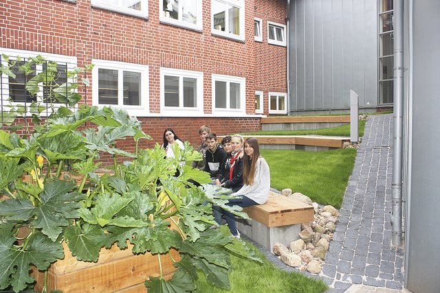 Das Freiluft-Klassenzimmer soll später auch
als Ruheoase für die Schüler dienen