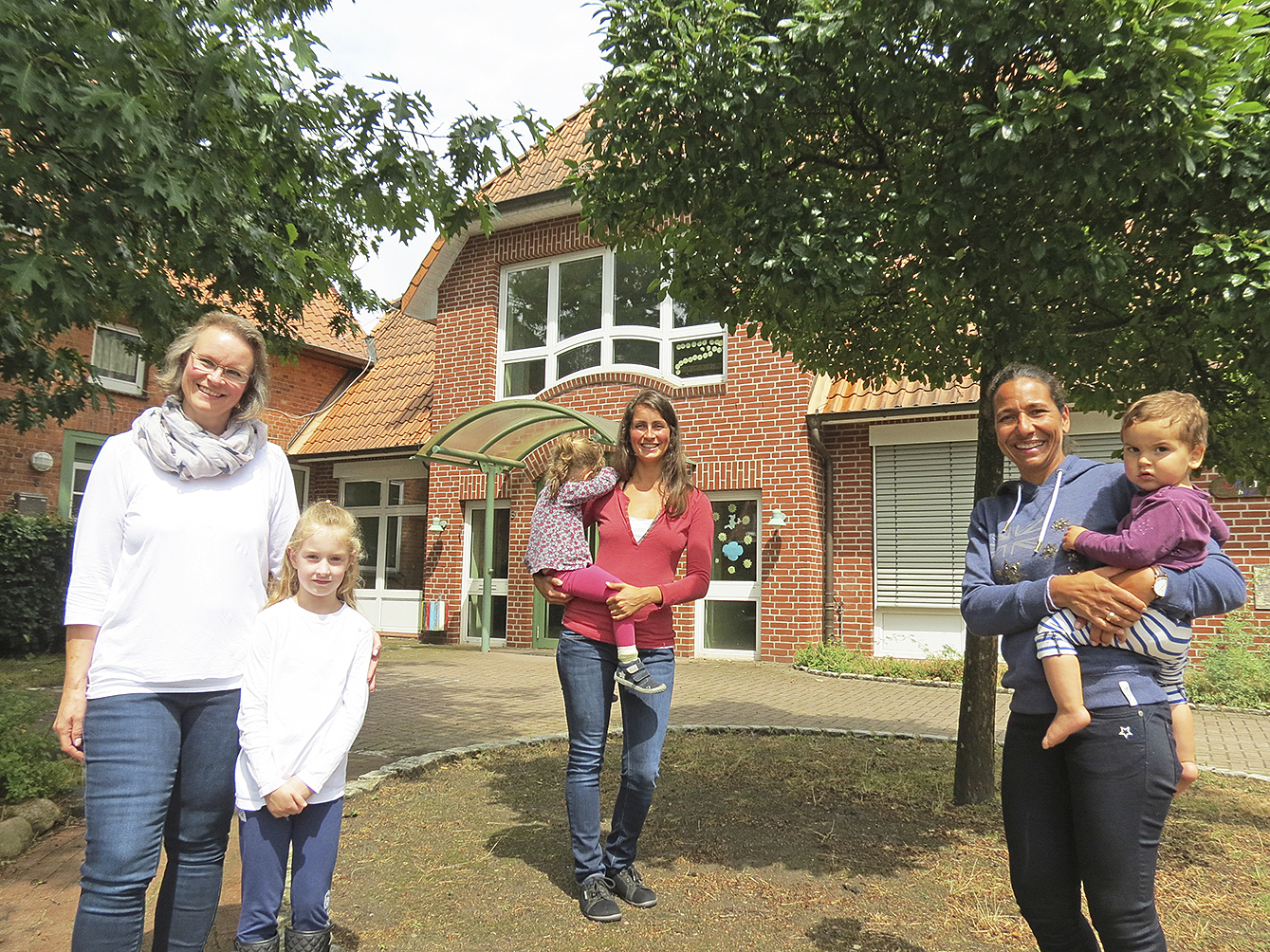 Überzeugt von dem Konzept der Demokratischen Schule: Kerstin Koryciak (v. li.), Marie Krüger und Nadja Thies