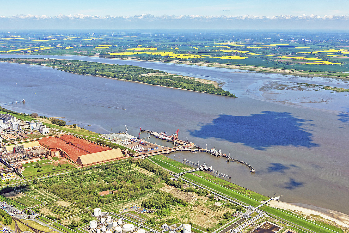 Der Stader Seehafen soll ausgebaut werden Foto: Martin Elsen