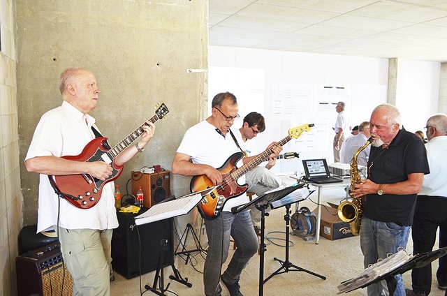 Die Jazzband "Mellow  Tone" unterhielt die Gäste während des Richtfests