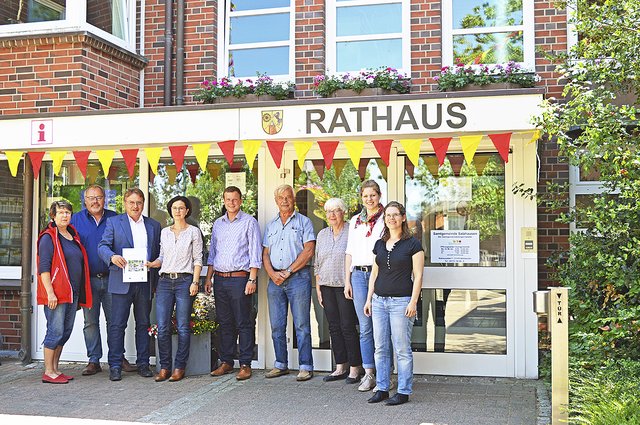 Die Kanutourismus-Arbeitsgruppe (v. li.): Christa Beyer, Michael Göbel, Wolfgang Krause, Kathrin Wormanns, Marc Wedemann, Eberhard Leopold, Elisabeth Mestmacher, Annika Lacour und Hanna Fenske Fotos: Samtgemeinde Salzhausen, Stadt Winsen
