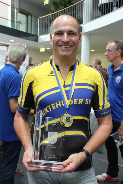 Zweimal Sieger: Andreas Fischer ist mit seinem BSV-Team und als Einzelfahrer auf Platz 1