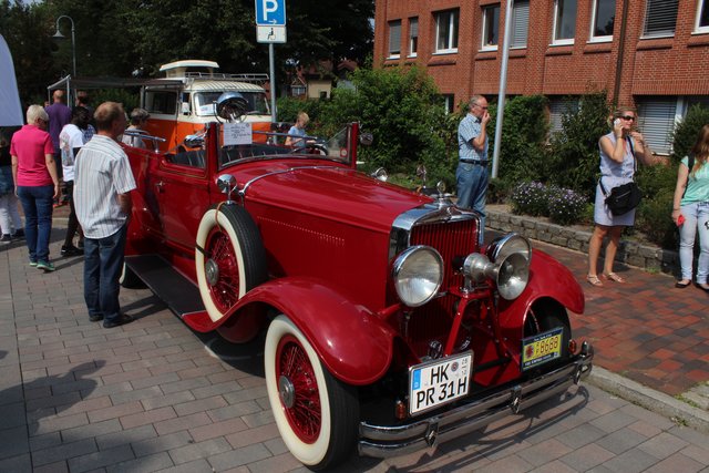 Ein altes amerikanisches Feuerwehrauto