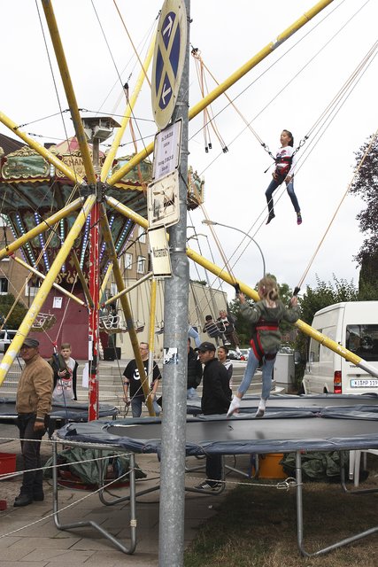 Immer gut besucht: Trampolin und Kettenkarrussell