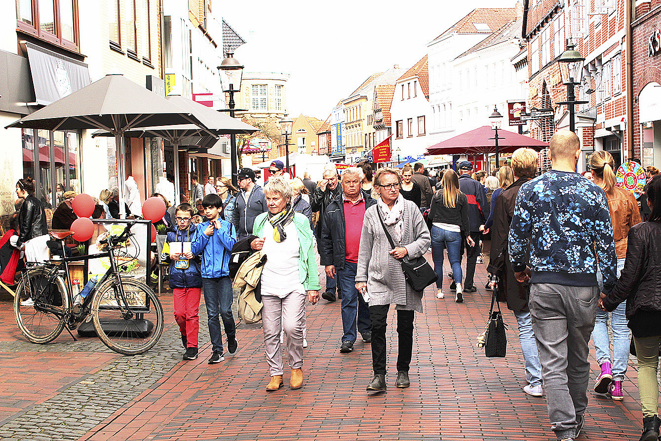 Über die Zahl der verkaufsoffenen Sonntage in Buxtehude wird nicht diskutiert Foto: archiv