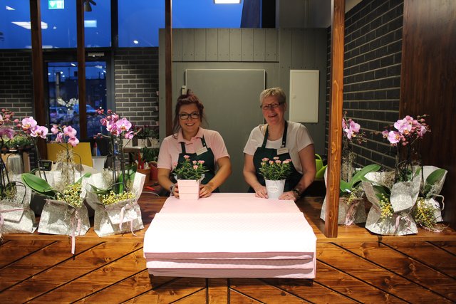 Im Foyer des Warenhauses befindet sich das Blumenfachgeschäft "Frollein Eden" | Foto: Burfeindt