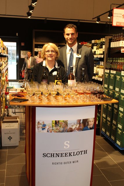 Weinprobe zur Eröffnung