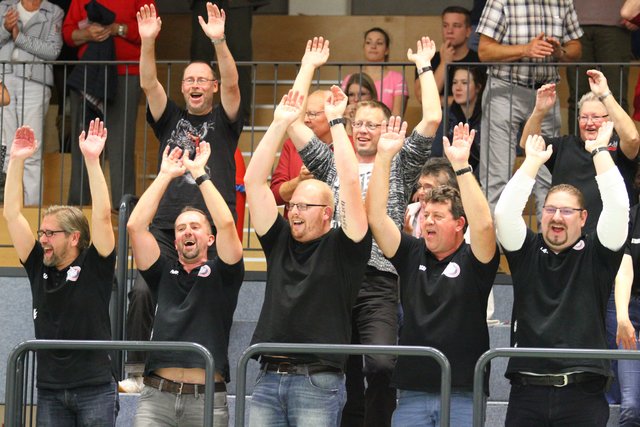 Begeisterte Fans in der Buchholzer Nordheidehalle
