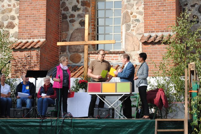 Ein Quiz als Anspiel: "Die Qual der Wahl" lautete das Gottesdienst-Thema