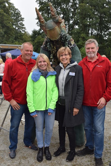 v. li.: Ronald Lumann (Konzerte in Winsen), Susanne Möller und Ulrike Tschirner (Familienbüro Winsen) mit Norbert Beins (Konzerte in Winsen)