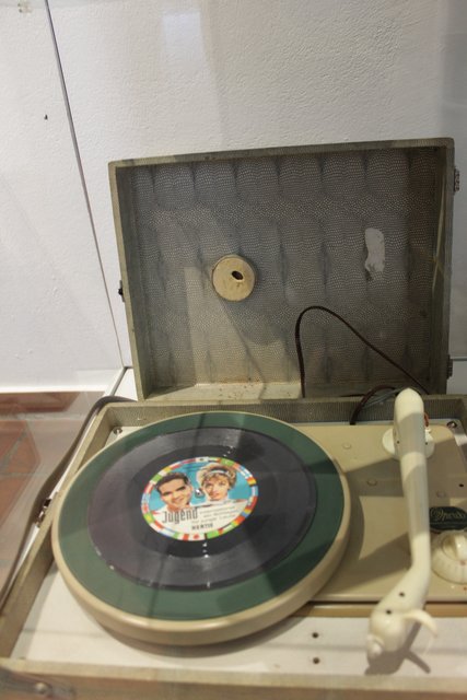 Historischer Plattenspieler