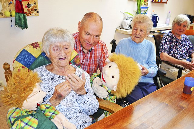"Fritz" hat gerade seinen Zwillingsbruder entdeckt, der schon länger im Herbergsverein wohnt