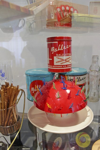 Käse-Pilz und Salzstangen gehörten auf jeden Feten-Tisch