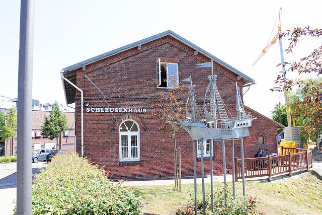 Das Schleusenhaus war bis Juni 2016 Standort der begehbaren Lochkamera