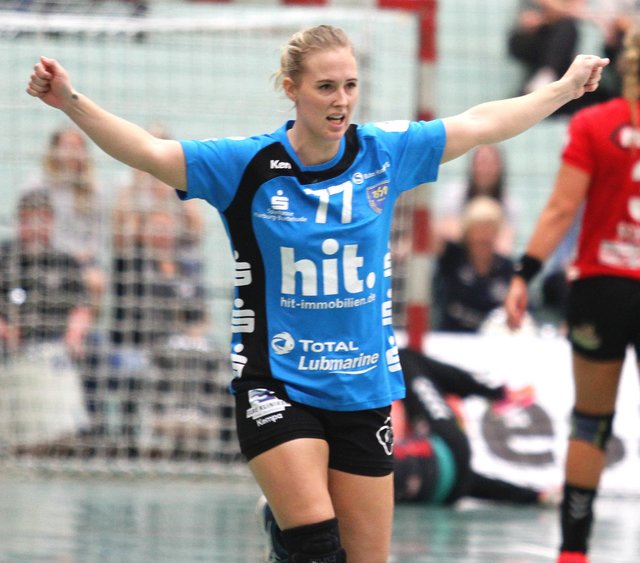 BSV-Rückraumspielerin Malene Staal jubelt über den deutlichen Erfolg ihrer Mannschaft