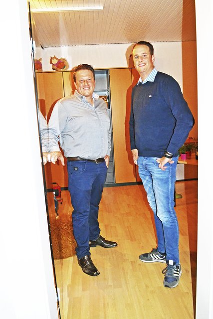 Die Vermieter der neuen Geschäftsstelle im Himmelweg: Patrick und Timo Wegner (re.)