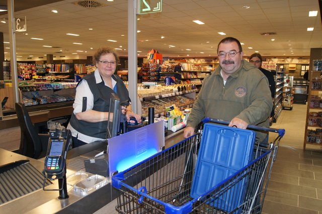 Stammkunde Joachim Streckwaldt ist begeistert vom neuen Edeka Drewes in Dollern