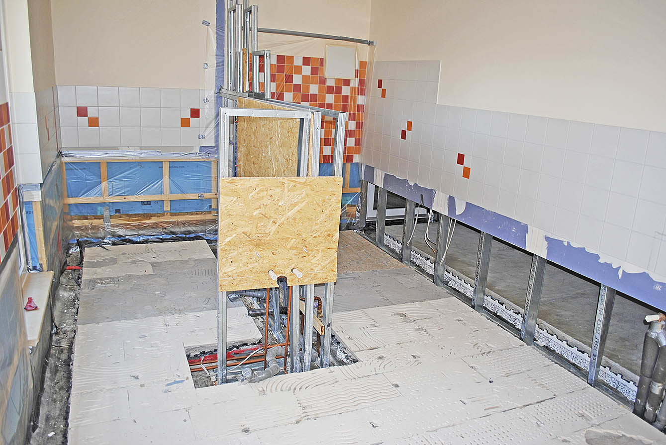 Hier war schon mal alles fertig: Auch das Bad musste wieder zurückgebaut werden
