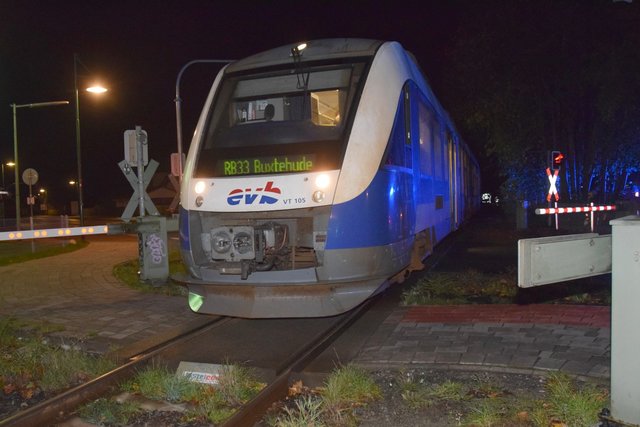 Der Unglückszug am Bahnübergang in Harsefeld