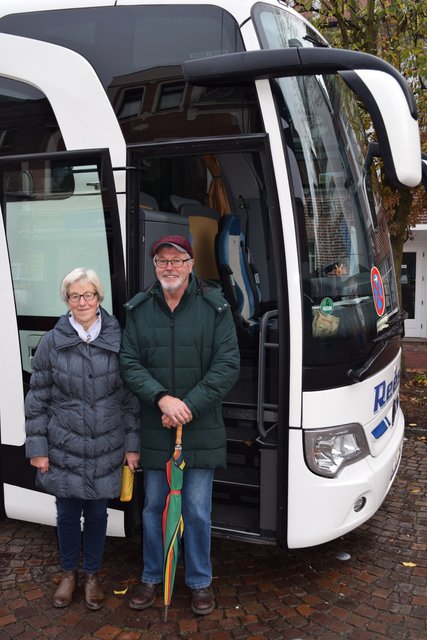 Sind regelmäßig mit dem Bus auf Reisen: Nocolaus und Edith Burmester aus Tespe
