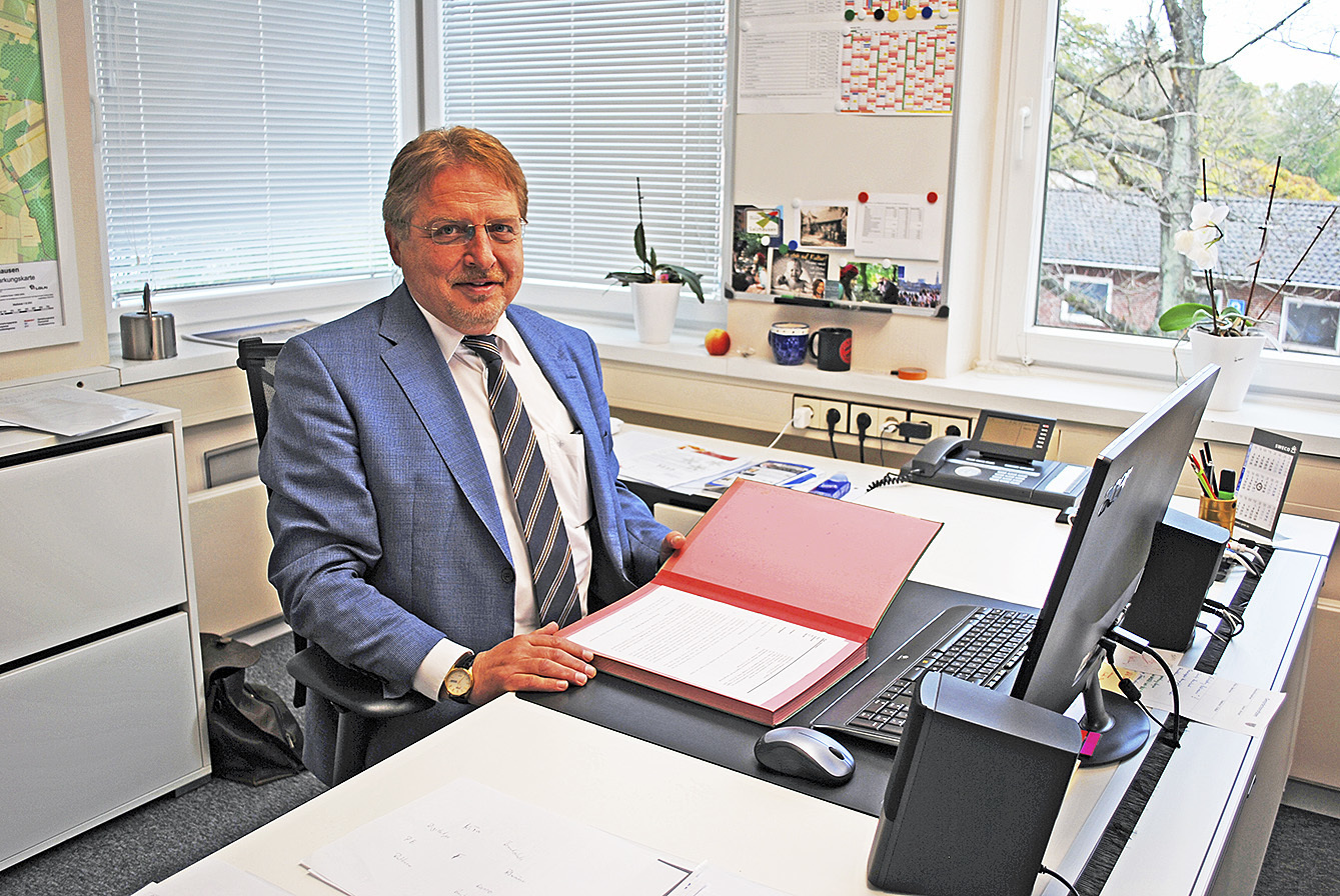 "Wir konnten in meiner bisherigen Amtszeit schon viel bewegen": Samtgemeinde-Bürgermeister Wolfgang Krause in seinem Büro