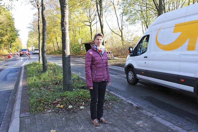 Anne Eckhof warnt vor starkem Kraftverkehr an der L114 Fotos: tp