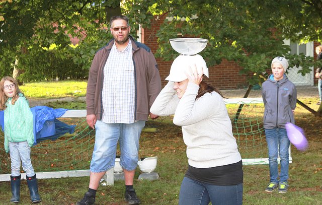 Wasserbomben werfen | Foto: Reuels