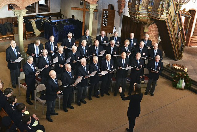 Die Töster Sänger umrahmten die Gedenkfeier mit einigen Liedern