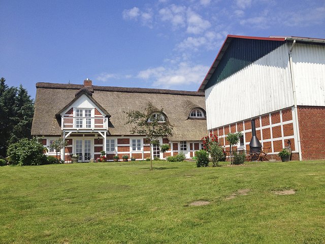 Die Datenleitung soll durchs Erdreich zu den Wohnungen geschossen werden | Foto: Wiese privat