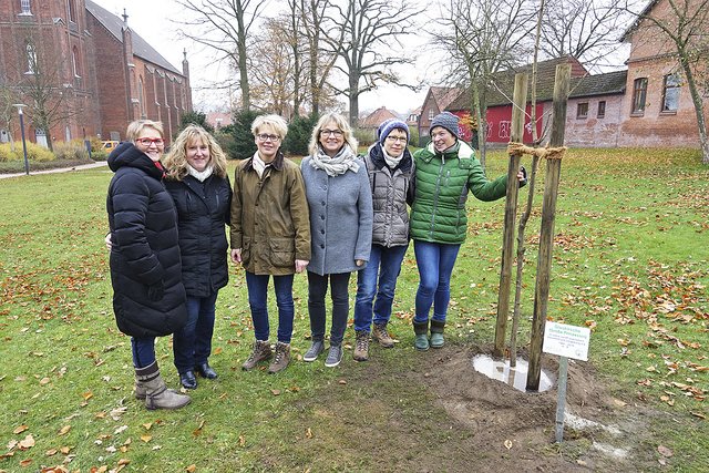 Die Landfrauen sind zufrieden: Die Arbeit ist erledigt Fotos: Stadtmarketing