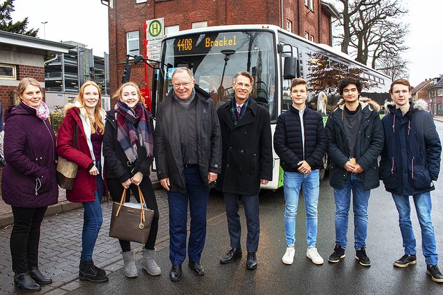Interessierte sich auch für die Belange der Jugend: Ministerpräsident Stephan Weil traf sich mit dem Jugendrat der Stadt Buchholz | Foto: helms
