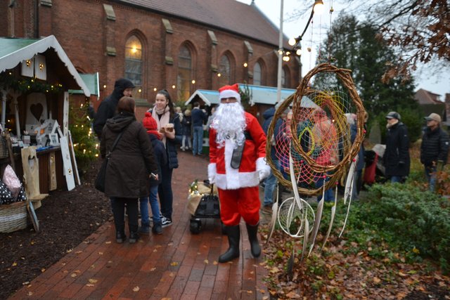 Der Weihnachtsmann kommt zu Besuch