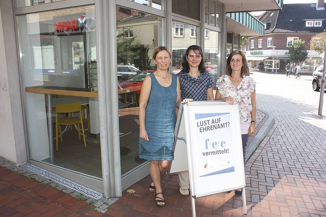 Engagieren sich bei der Ehrenamtsorganisation "f.e.e": (v. li.) Grit Weiland, Christina Peters und Katrin Müller