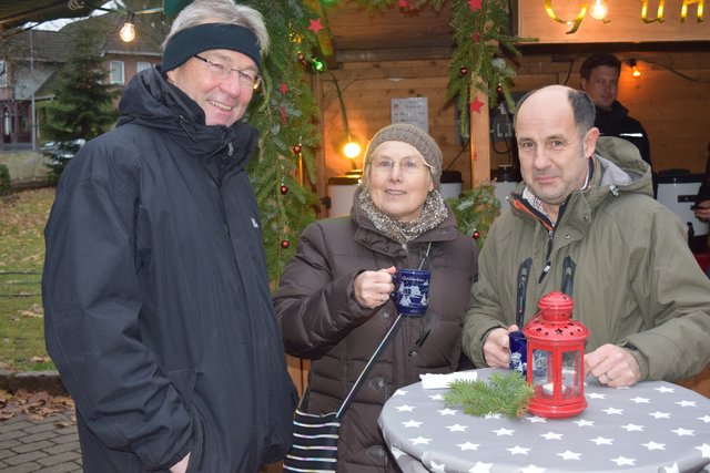 Hatten sichtlich Spaß: Die Besucher Manfred Schmidt mit Viviane und Jörn Petersen (v. li.)