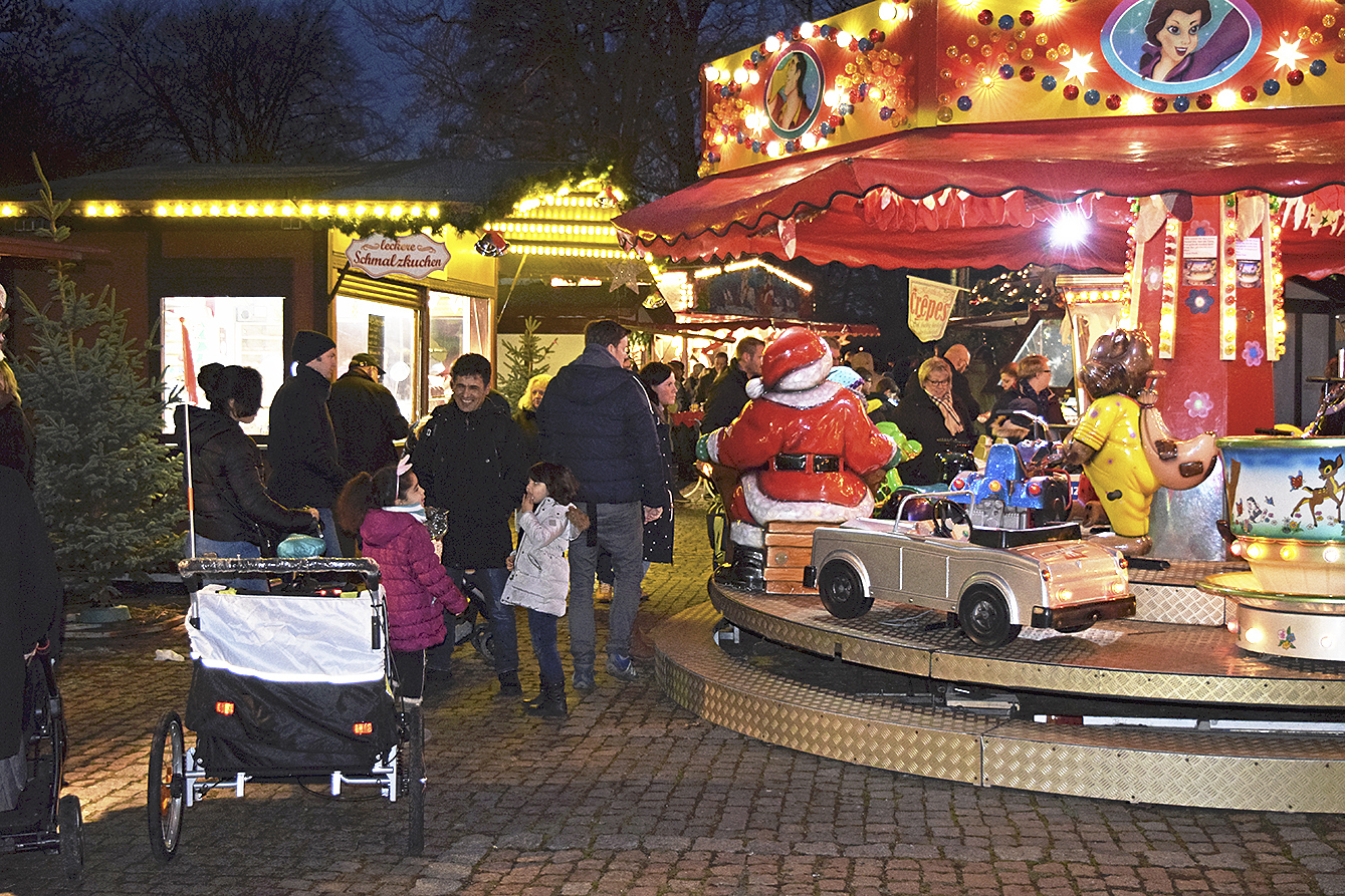 Nicht immer war der Weihnachtsmarkt so gut besucht
wie auf diesem Bild Foto: bs
