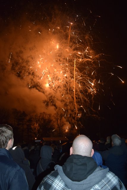Impressionen: Neujahrsfeuerwerk bei Famila