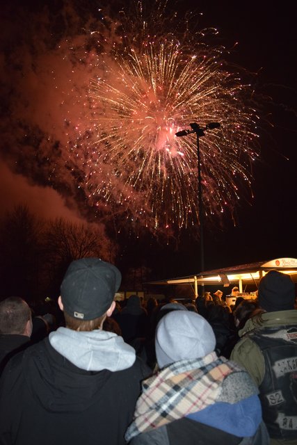 Impressionen: Neujahrsfeuerwerk bei Famila