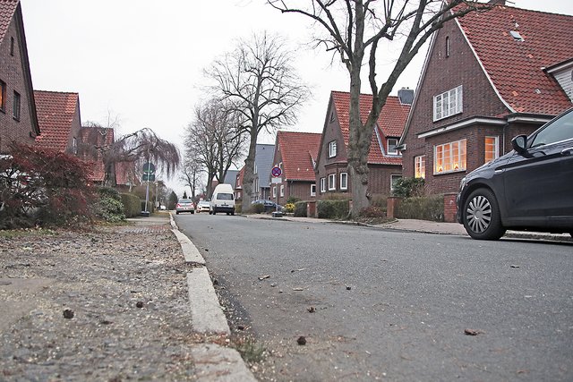 Die marode Fahrbahn in der Wetternstraße ist sanierungsbedürftig Fotos: jd