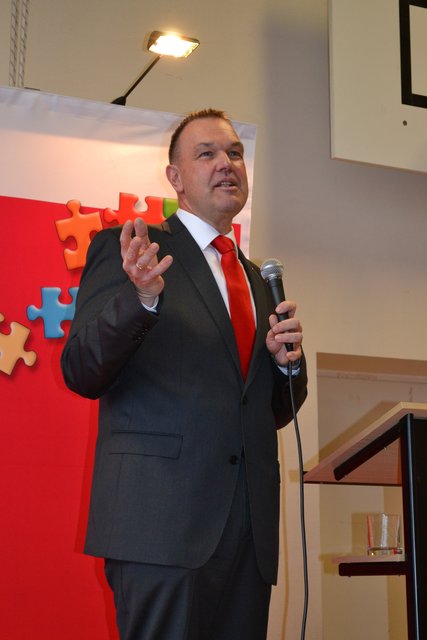 Thomas Grambow, Vorsitzender des SPD-Unterbezirks, begrüßte die rund 300 Gäste