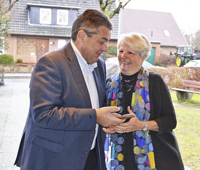 Austausch der aktuellen Handynummern: Sigmar Gabriel und die frühere Landtagsabgeordnete Silva Seeler