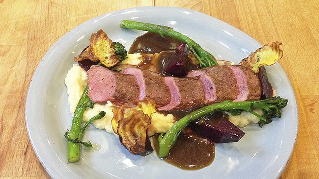 Lecker: der rosa gebratene Rehrücken
von "Henrys Restaurant"