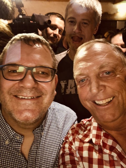 Jürgen Brosda mit TV-Moderator Elton