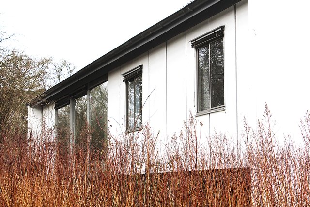Die großen Fenster zum Garten hin waren typisch für das Fertighaus Fotos: as