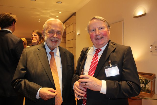 Gert Thies-Lembcke und Prof. Dr. Jens-Rainer Ahrens