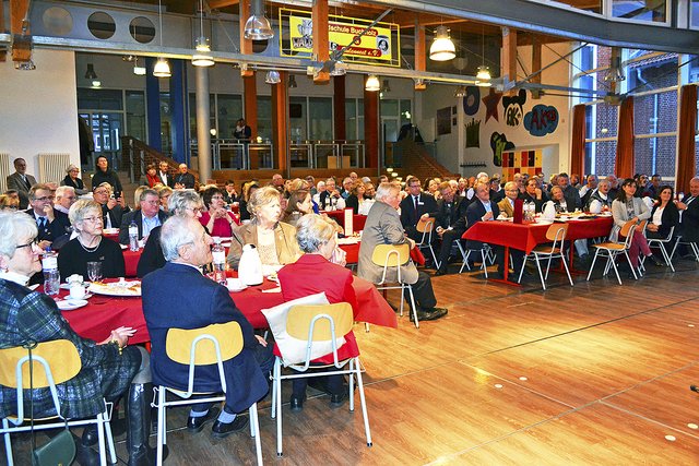 Die Waldschul-Aula war voll besetzt