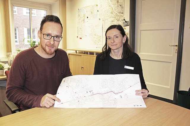 Planer Bernd Bardenhagen und Kreisbaurätin Madeleine Pönitz stellten die Planungen zum K1-Ausbau vor