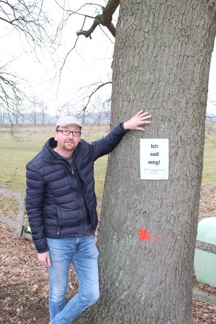 "Es ist ein Unding, dass die Bäume gefällt werden müssen": Matthias Schuh aus Vierhöfen, Anwohner der Verbindungsstraße nach Garstedt
