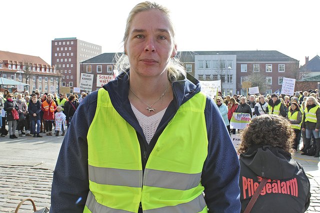 ""Nicht nachgeben, nicht verstecken": Demo-Organisatorin Sandra Idem von der Initiative "Wir Pflegekräfte stehen auf"