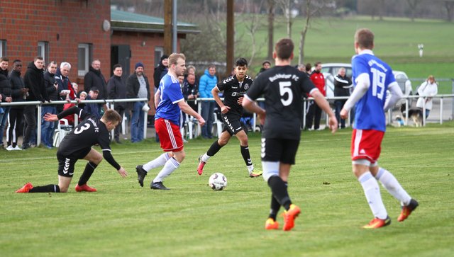 Der Bendestorfer Norman Sasse im Ballbesitz