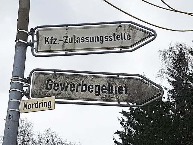 Einmal scheuern bitte: Dieses Schild am Nordring ...